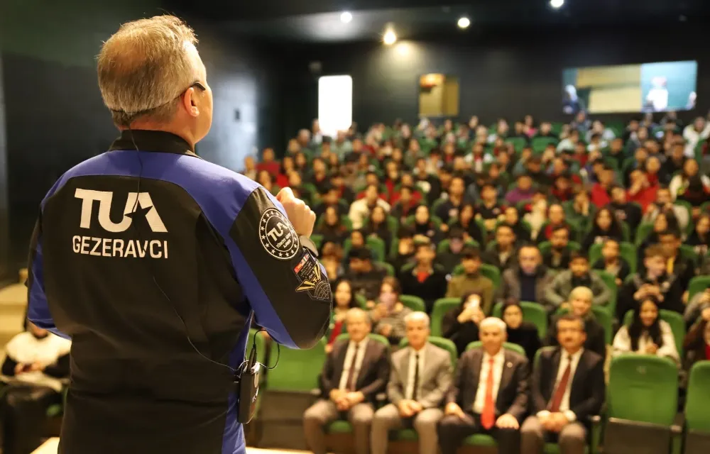 Astronot Gezeravcı, Niğde’de öğrencilerle buluştu