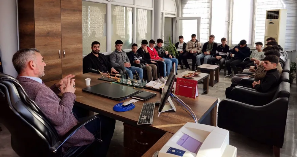 Liseli gençlerden müftüye anlamlı ziyaret