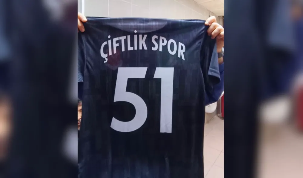 Çiftlikspor yeni formasını tanıttı 