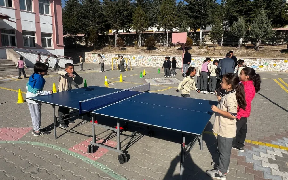 Altunhisarlı çocuklar okula sporla başlıyor 