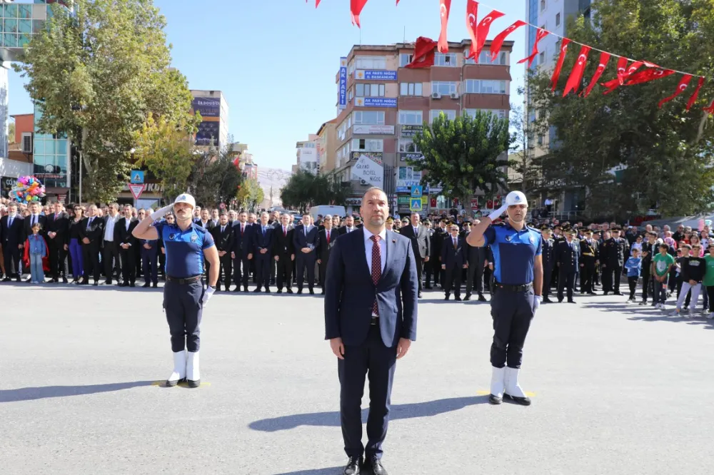 Atatürk, Türk milletinin gönlünde sonsuza kadar yaşayacak 