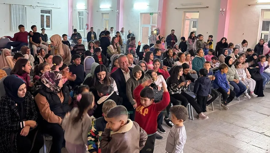 Altunhisar’da Çocuklar Sihirbaz Eva ile Eğlenceli Bir Gün Geçirdi