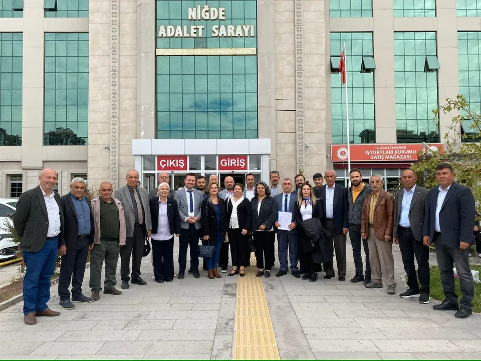 CHP Niğde İl Başkanı Kıvrakdal Mazbatasını Aldı: 