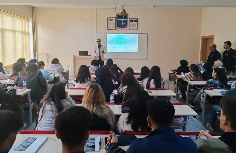 NİĞDE SGK’DAN ÜNİVERSİTE ÖĞRENCİLERİNE KAPSAMLI BİLGİLENDİRME SEMİNERİ