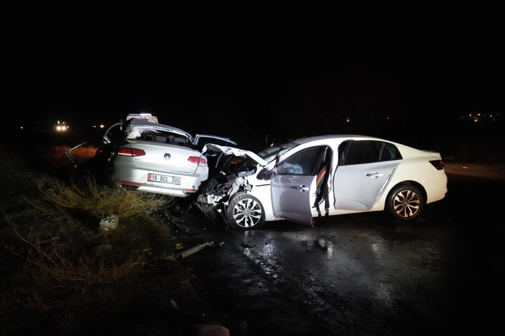  Niğde-Kayseri karayolunda feci kaza: 3 ölü, 6 yaralı