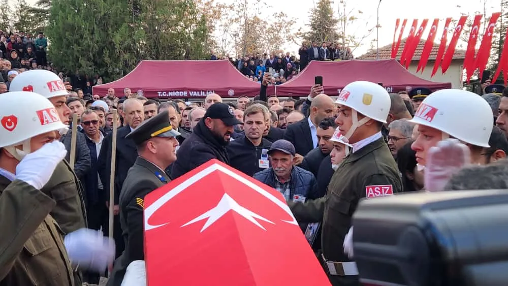 ŞEHİT BABASINDAN SON BAKIŞ !