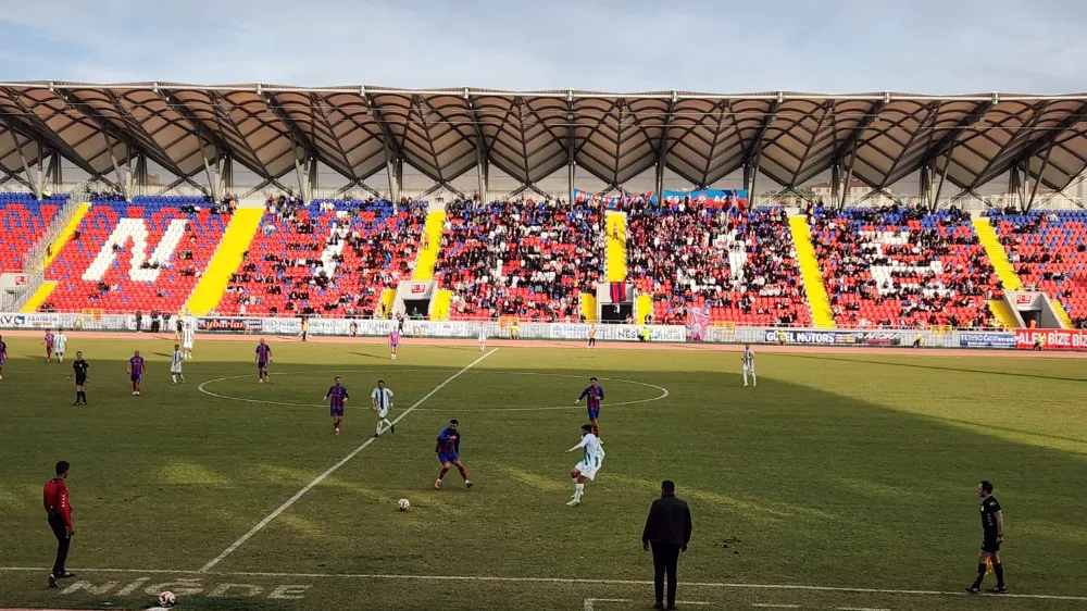 NİĞDE BELEDİYESPOR, İLK MAĞLUBİYETİNİ ALDI