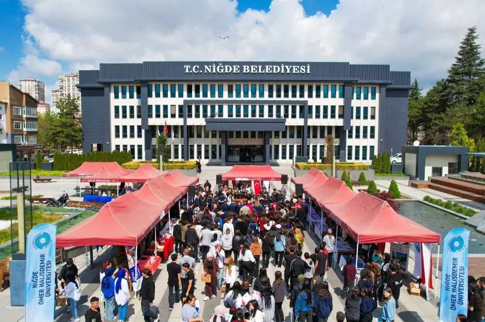 18 üniversite Niğde’de açılan fuarda tanıtıldı