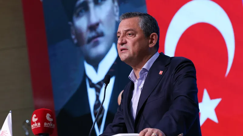 CHP Genel Başkanı Özgür Özel