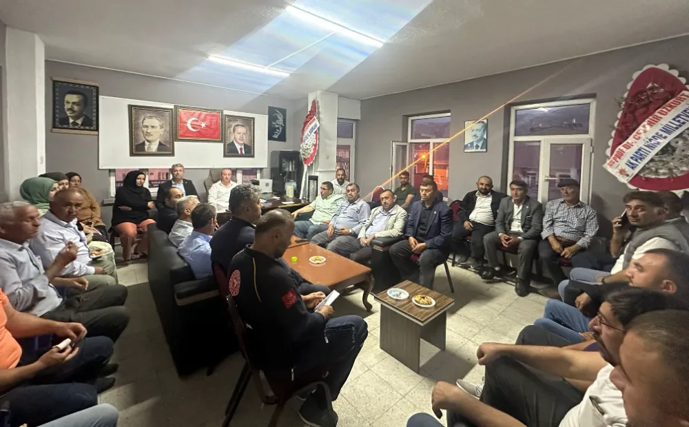 AK Parti Çiftlik Teşkilatı Aylık Toplantısında Bir Araya Geldi