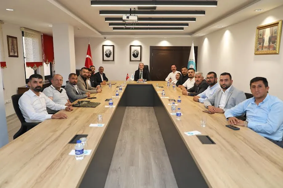 Murtaza Köyü’nden Anlamlı Ziyaret: Rektör Prof. Dr. Hasan Uslu’ya Fahri Hemşehrilik Beratı