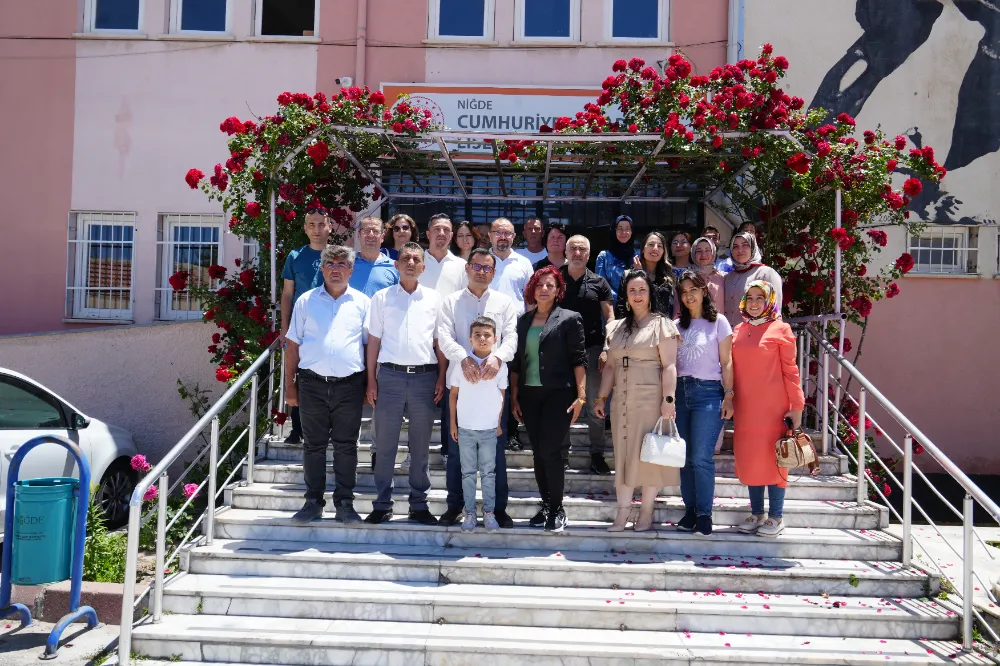 Pembe öğretmen o duygusal anları paylaştı: 