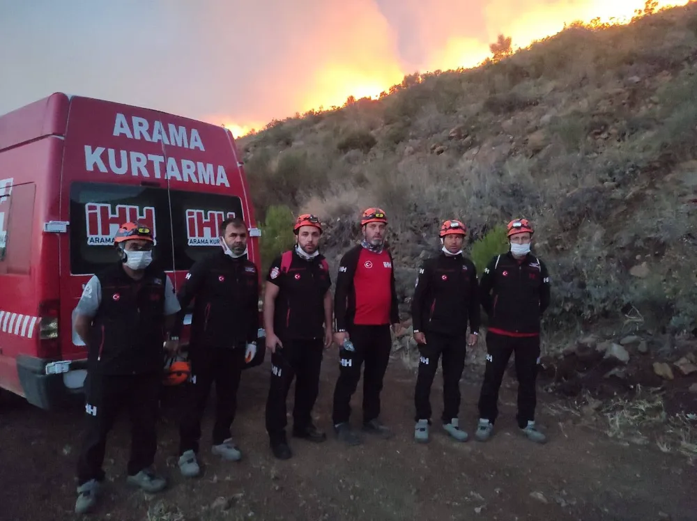 NİĞDE EKİBİ ORMAN YANGINLARINDA GÖREV ALIYOR 