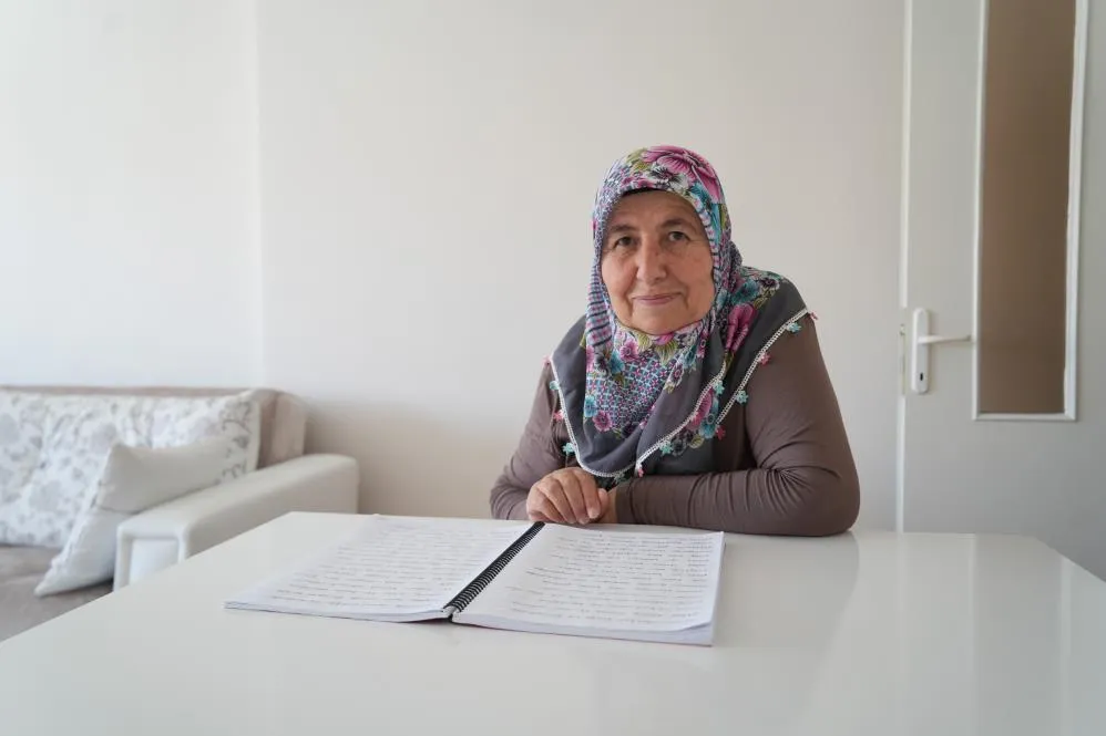 64 yaşında azmiyle okuma yazma öğrendi: 