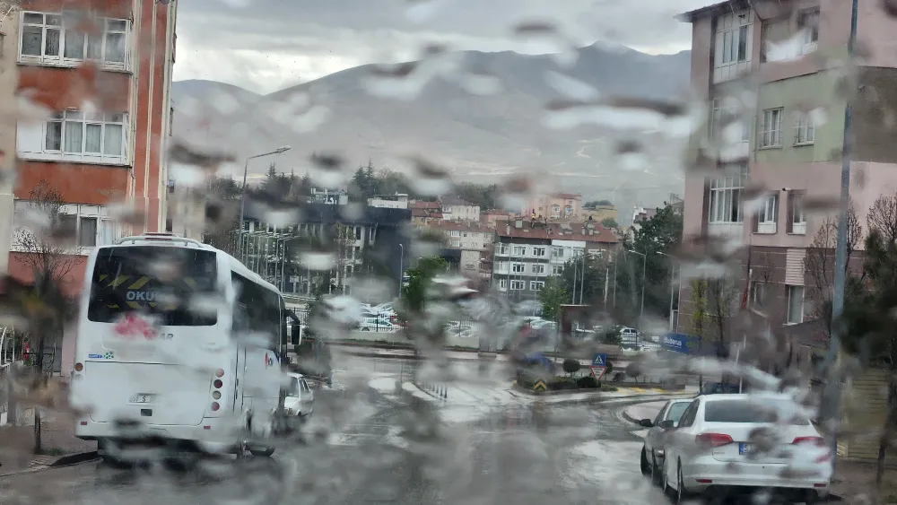 NİĞDE SAĞANAK YAĞIŞLA SERİNLEDİ !