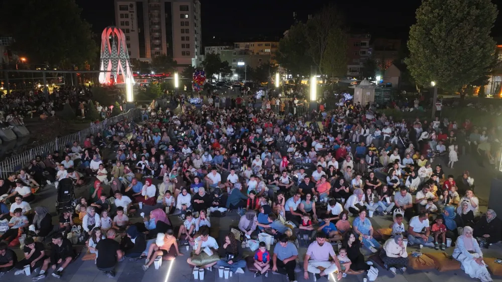 Niğde’de minderli sinema günleri büyük katılımla tamamlandı