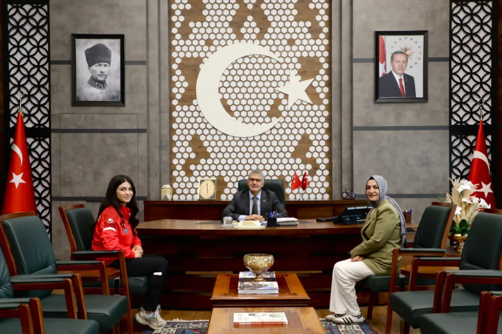 Tokyo Deaflympics Yolcusu Didem Kirazcı, Vali Çelik